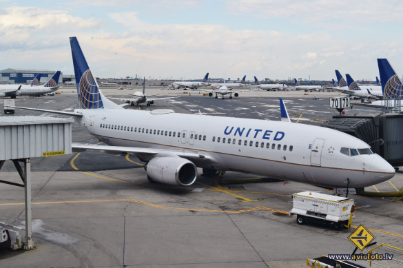 Boeing 737-824